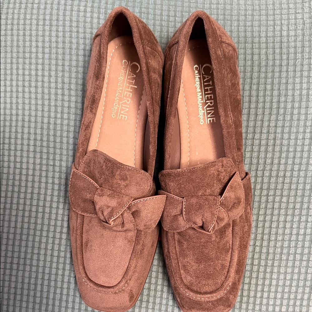Catherine Malandrino Women's Tan Suede Loafers New Size 8,5